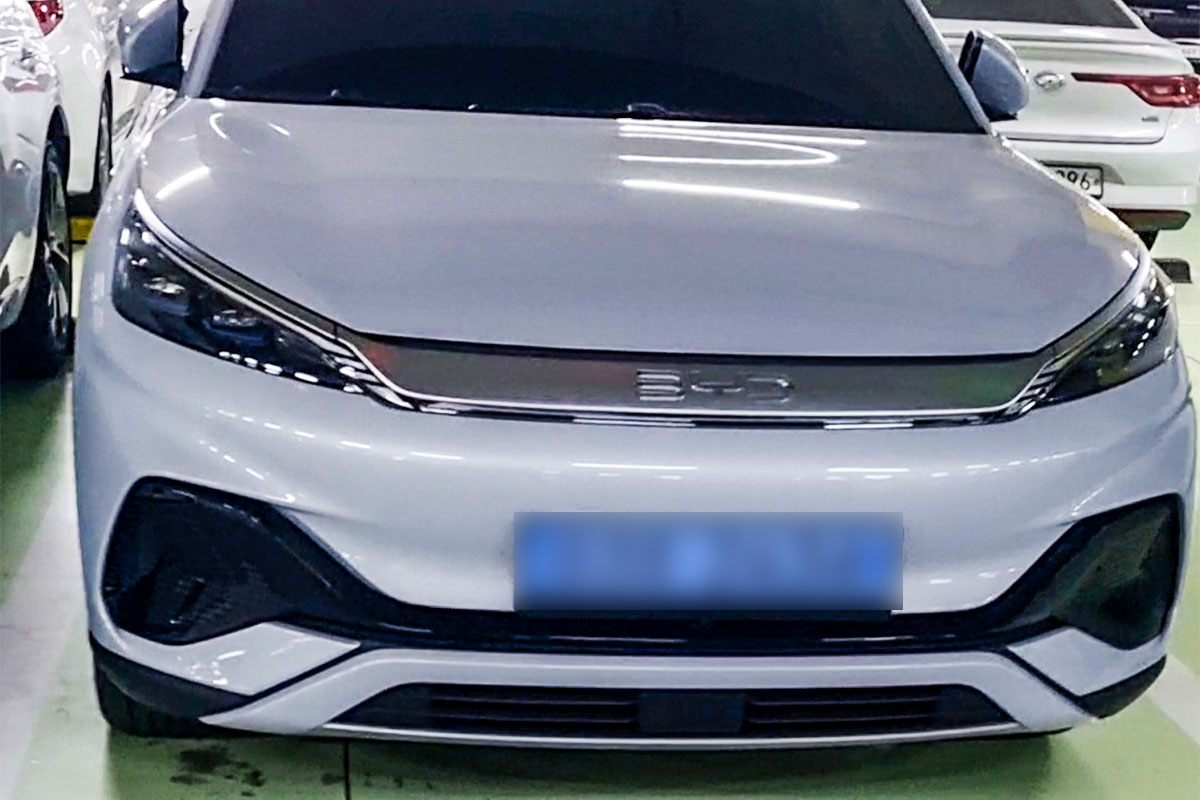 BYD 아토3 - 후진 레이더 오류 - OTA 업데이트 지연 - 전기차 판매량 - 수입 전기차 1위 - 일본 전용 경차 - 서비스센터 확장