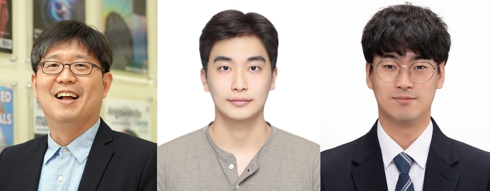 왼쪽부터 노준석 교수, 기계공학과 통합과정 김석우·김주훈 씨