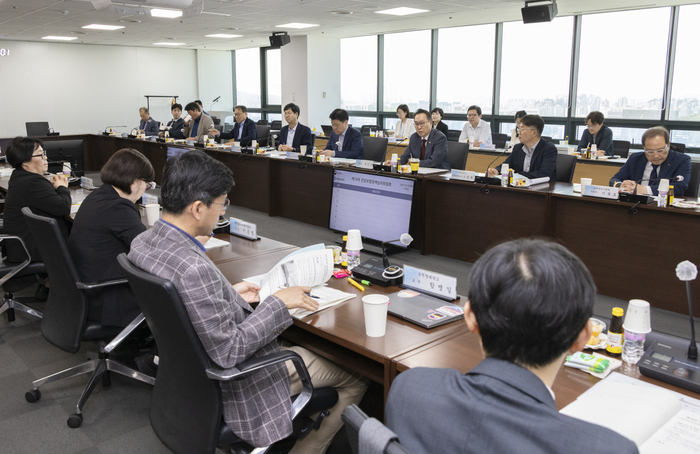 보건복지부가 22일 서울 서초구 국제전자센터에서 2025년 제10차 건강보험정책심의위원회를 개최했다.(사진=보건복지부)