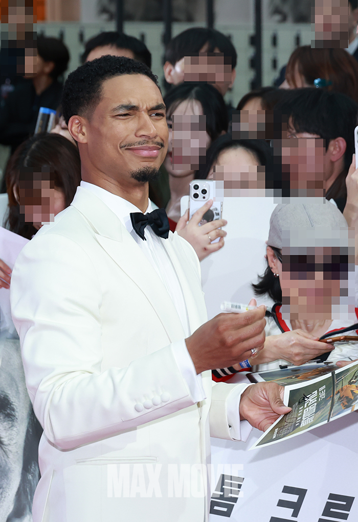 팬들과의 만남은 늘 설레~. 정유진 기자