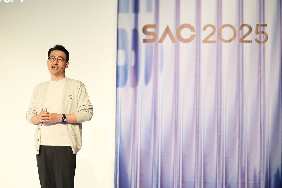 이경일 솔트룩스 대표가 29일 서울 강남 GS타워 아모리스홀에서 개최한 ‘Saltlux AI Conference 2025(이하 SAC 2025)’ 행사에서 발표하고 있다./솔트룩스 제공