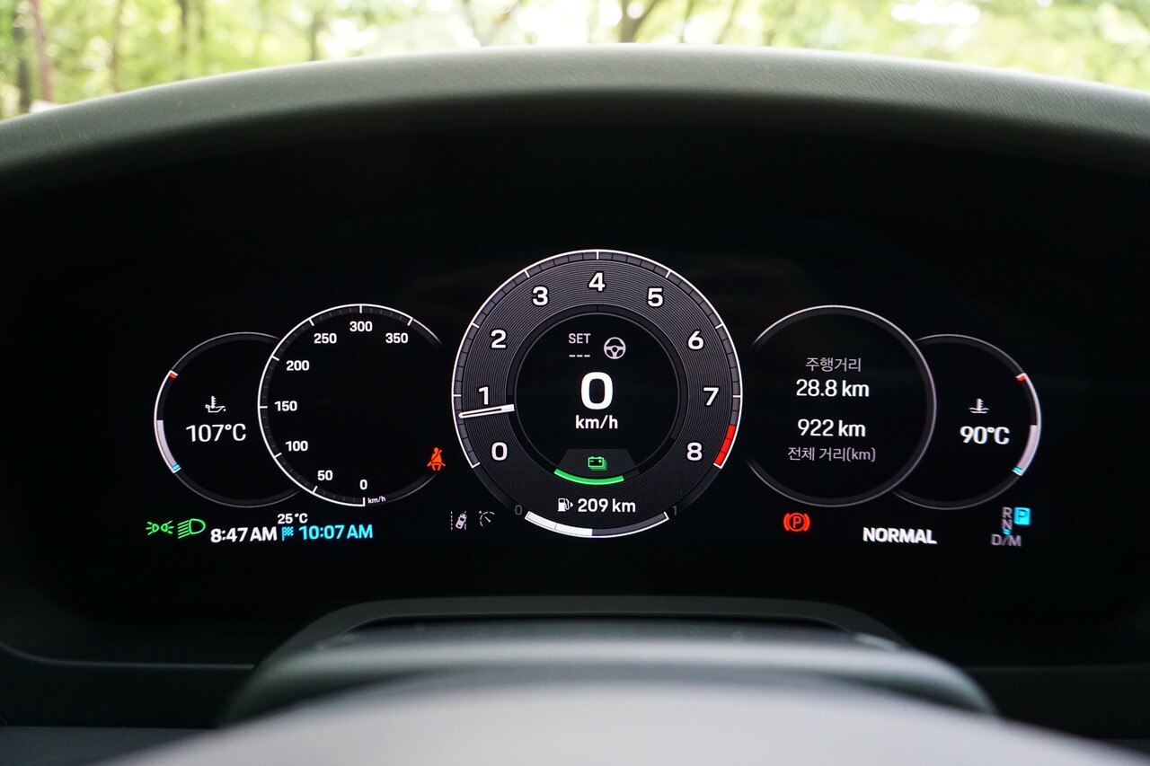 포르쉐 911 카레라4 GTS T-하이브리드 디지털 클러스터. / 허인학 기자