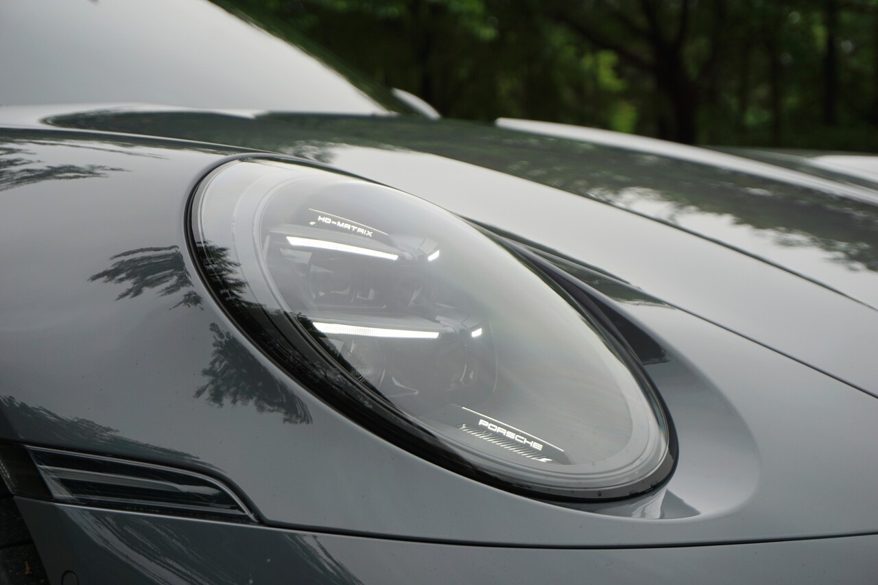 포르쉐 911 카레라4 GTS T-하이브리드 헤드램프. / 허인학 기자