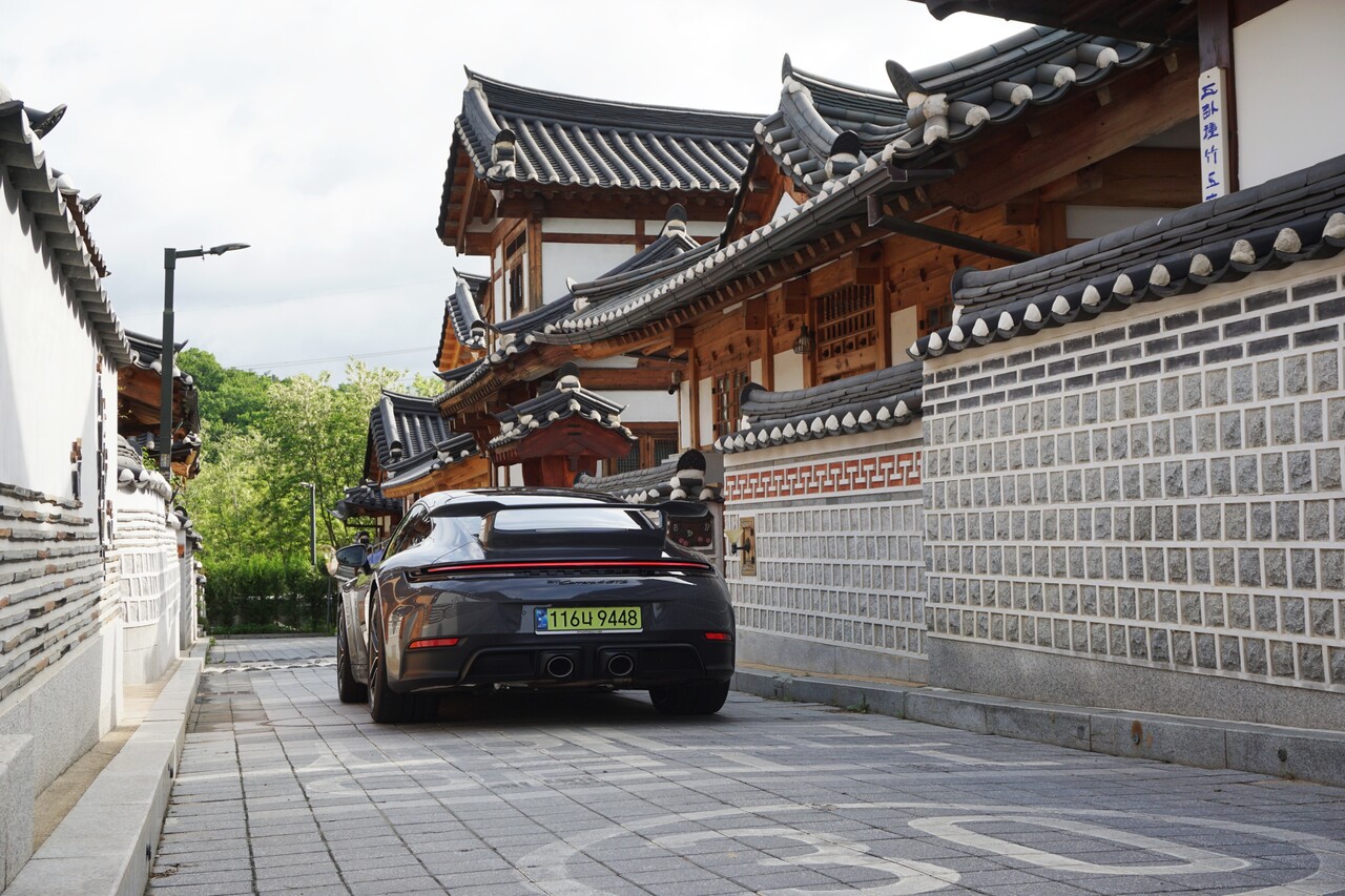 포르쉐 911 카레라4 GTS T-하이브리드 후면. / 허인학 기자