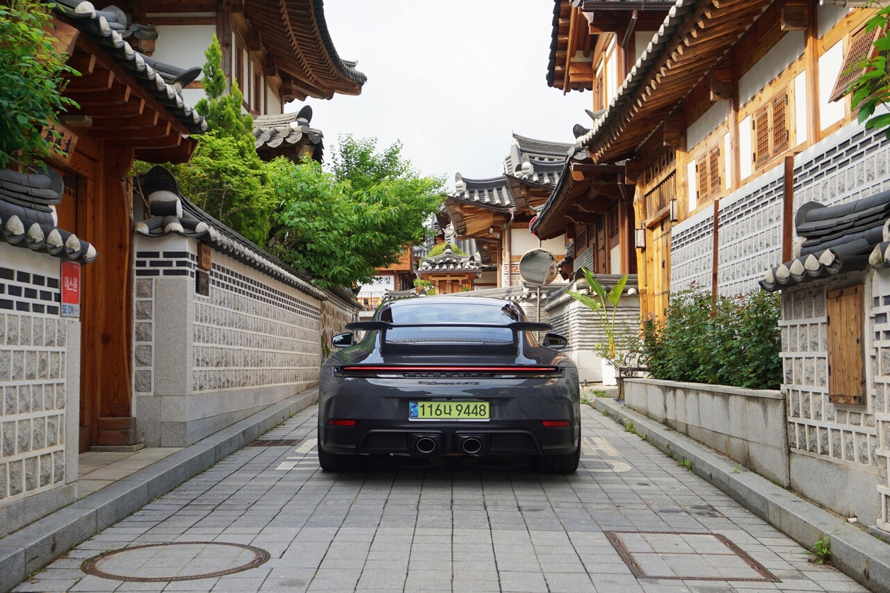 포르쉐 911 카레라4 GTS T-하이브리드 후면. / 허인학 기자