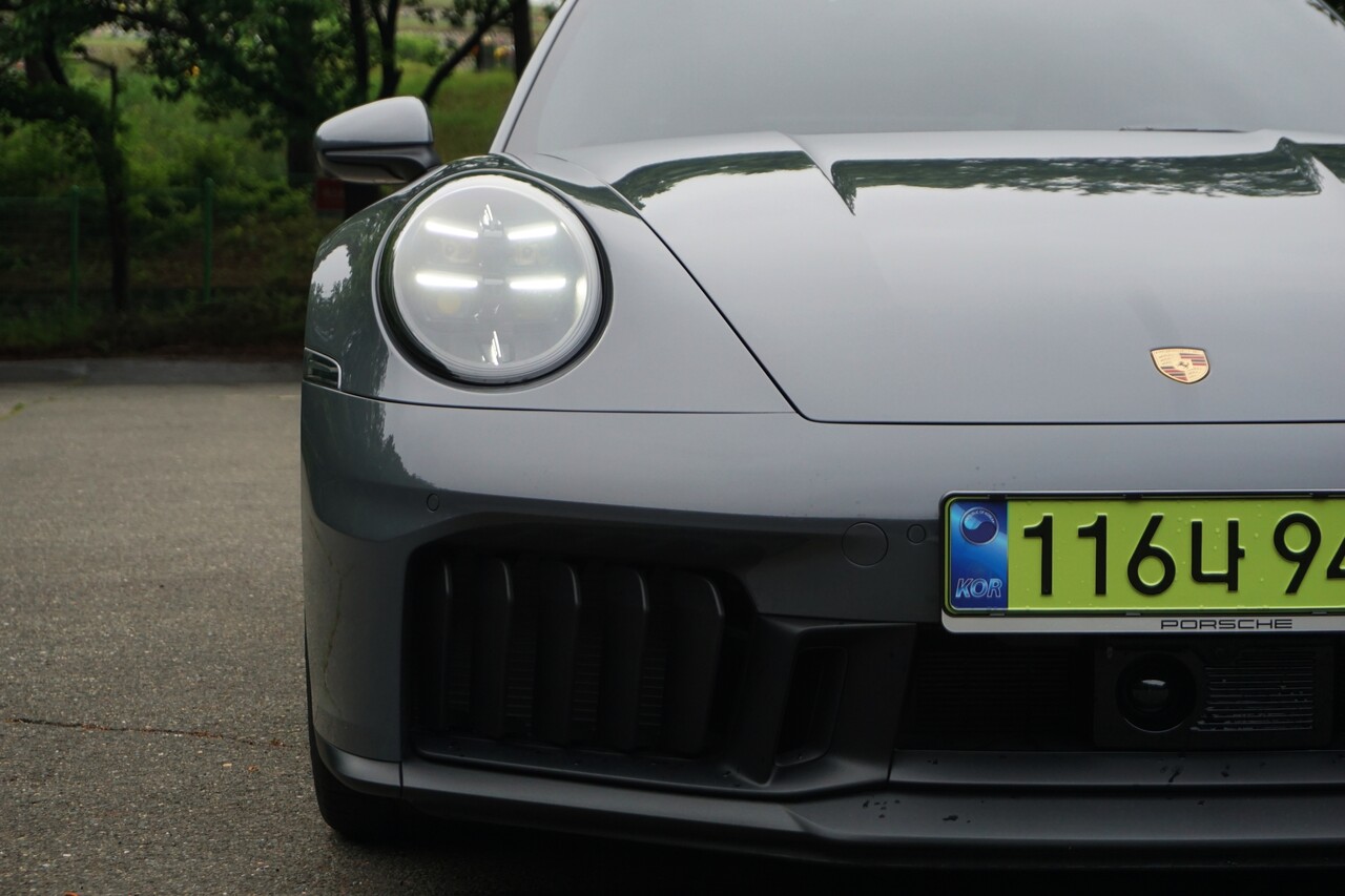 포르쉐 911 카레라4 GTS T-하이브리드 전면. / 허인학 기자