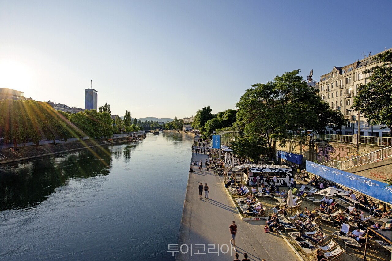 러닝 마니아를 위한 다뉴브 운하 산책로 © WienTourismus/Christian Stemper