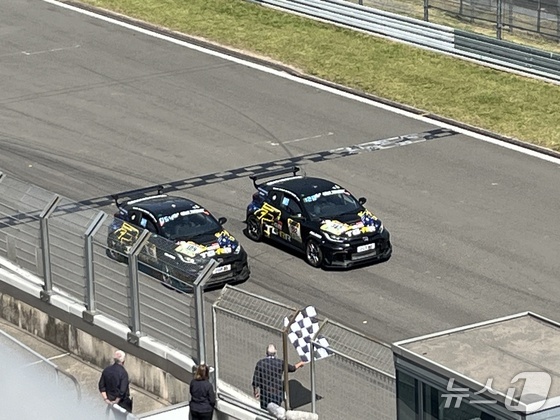 The photo shows Toyota\'s GR Yaris speeding toward the final finish line. / Photo courtesy of the Toyota Gazoo Rookie Racing Joint Press Corps