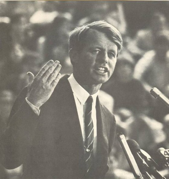 Robert F. Kennedy / Kennedy for President Committee, 1968, Public domain, via Wikimedia Commons