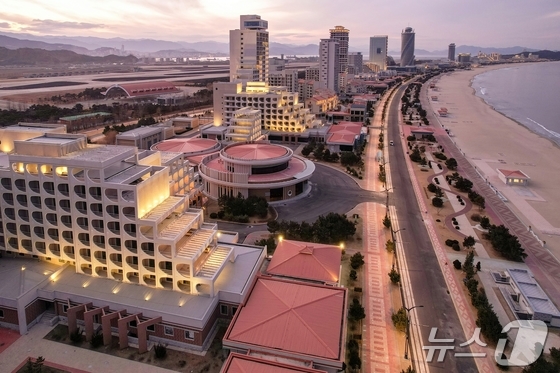 Galma Coastal Tourist Area / Rodong Sinmun