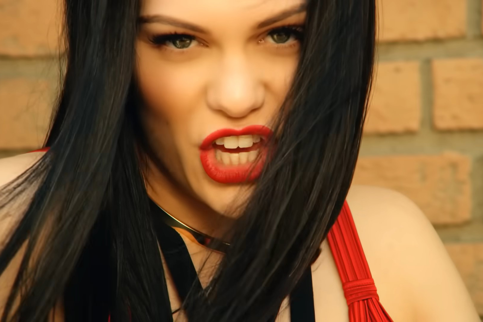 출처 : Jessie J - Bang Bang MV