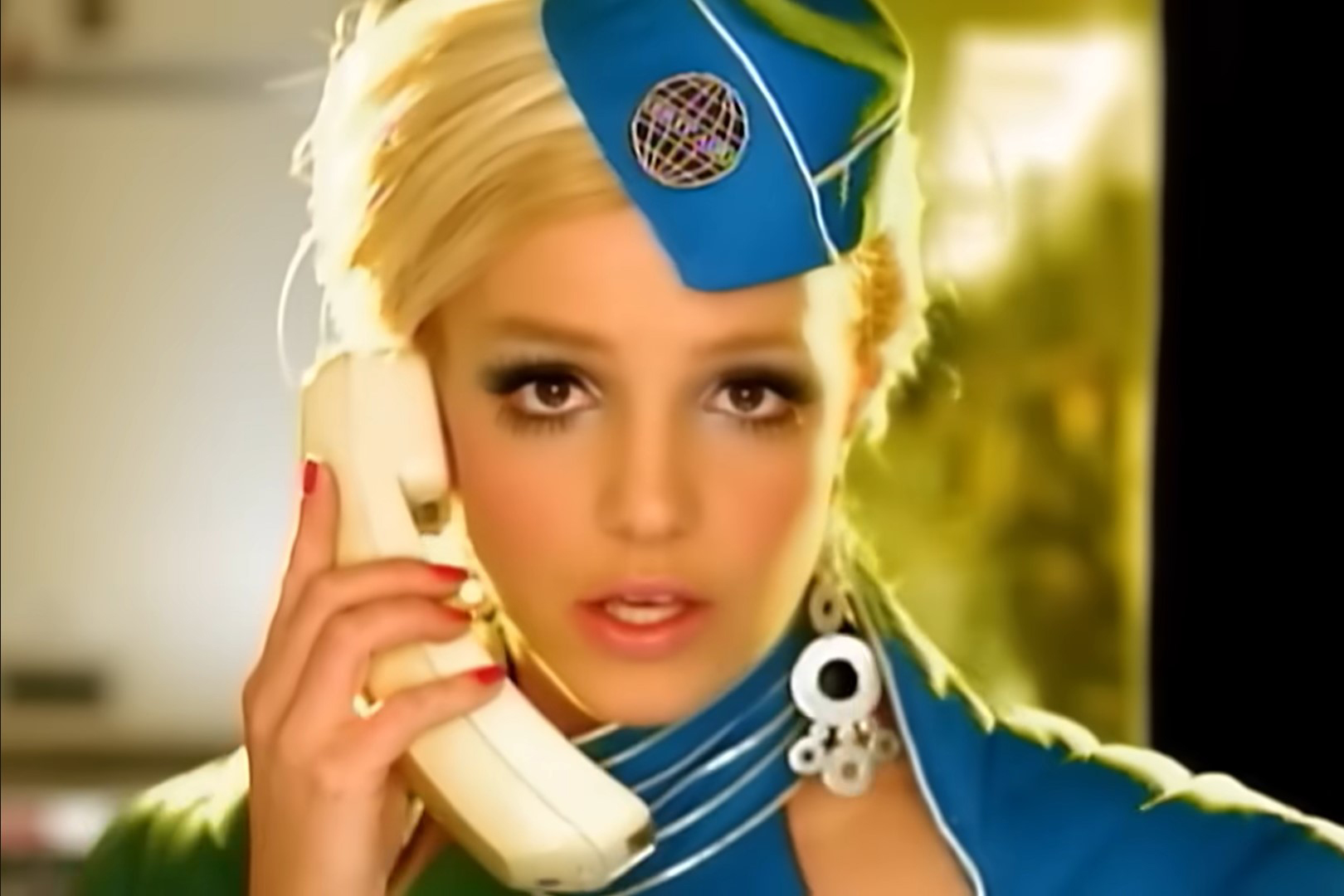 출처 : Britney Spears - Toxic MV