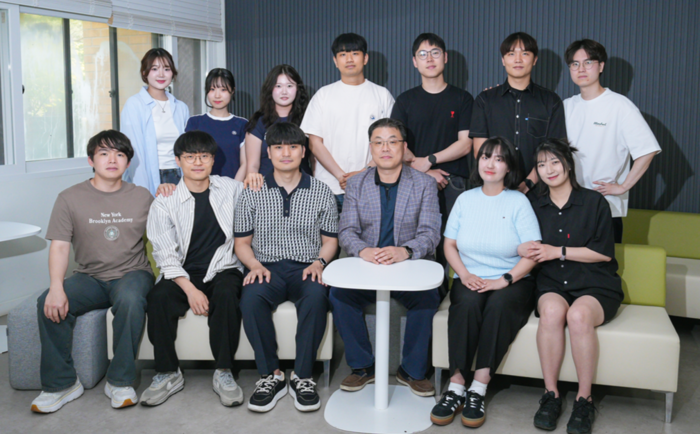 융합생명공학과 전영준 교수(앞줄 오른쪽 세번째) 연구팀 단체사진
