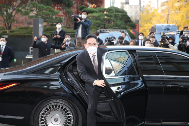 '어? 벤츠가 아니네?'…이재용·최태원도 타는 1위 '회장님 차' 뭔가 봤더니