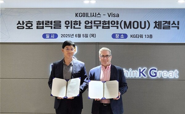 이선재 KG이니시스 대표, 패트릭 스토리 비자코리아 사장 등 양사 임직원이 참석한 가운데 업무협약식이 5일 중구 KG타워에서 진행됐다/ 사진=KG이니시스
