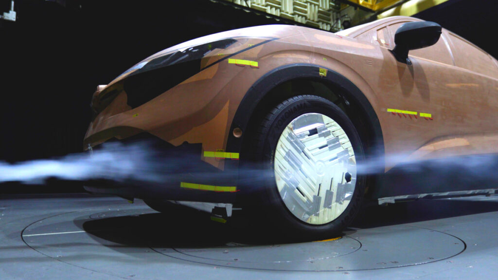 nissan leaf teaser revealed (4)