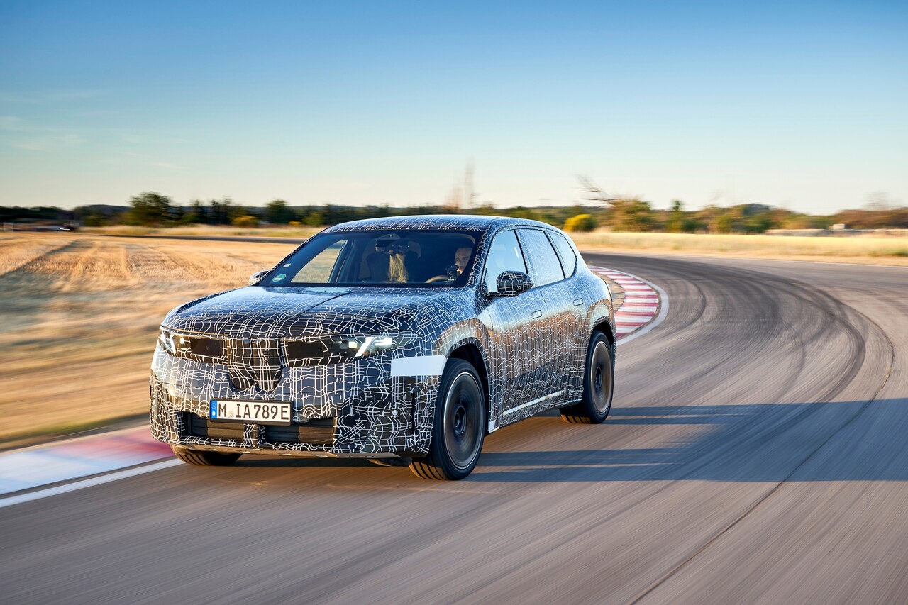 BMW 차세대 iX3 프로토타입. / BMW