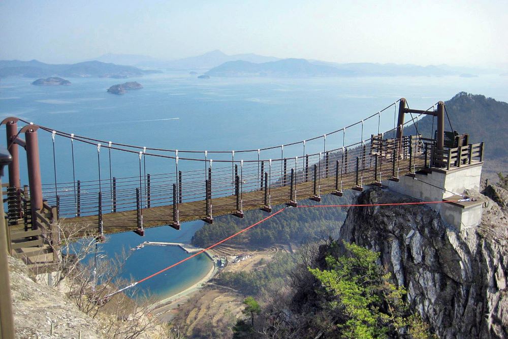 사량도 출렁다리 / 사진=통영 섬 여행 홈페이지