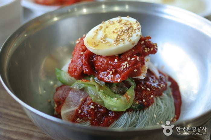 청송본관함흥냉면 / 사진=한국관광공사@TourAPI