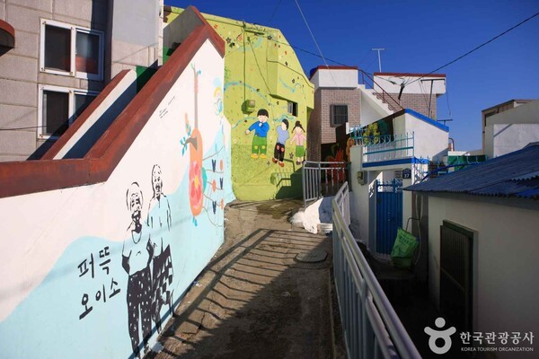 동피랑 벽화마을 (ⓒ한국관광공사 포토코리아-김지호)