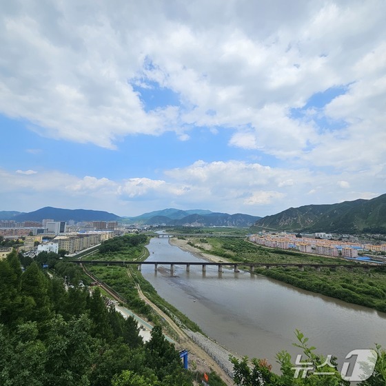 Tumen City, Jilin Province, China, and Onsung County, North Hamgyong Province, North Korea