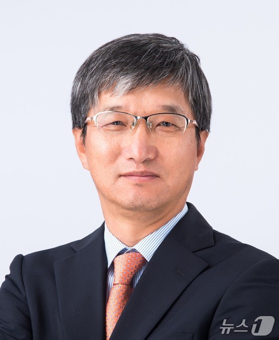 Lee Chun Geun, Visiting Research Fellow at the Korea Institute of S&T Evaluation and Planning.