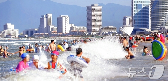Wonsan Kalma Coastal Tourist Area in North Korea / Rodong Sinmun