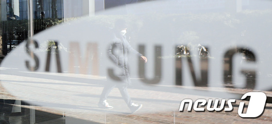 Samsung Electronics Logo / News1