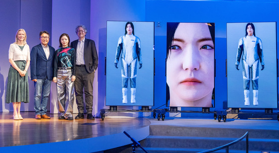 LG Electronics OLED TV served as digital canvases for world-renowned artists to bring their works of art to life at the Guggenheim Museum. Pictured are (from left) Mariët Westermann, Appointed Director and CEO of the Solomon R. Guggenheim Museum, Heo Cheol-ho, Managing Director of LG Electronics North America, artist Kim Ayoung, and Nat Trotman, Guggenheim Curator / Provided by LG Electronics