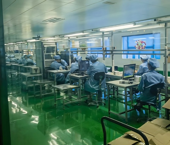 Interior photo of a North Korean mobile phone manufacturing factory visited by a Chinese businessman. (Photo courtesy of Chinese social media Xiaohongshu)