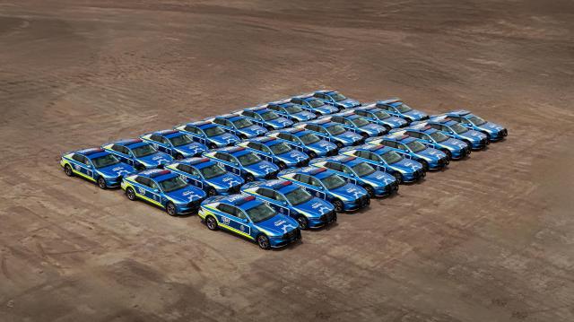 쿠웨이트 내무부 행사 운영용으로 맞춤 제작된 제네시스 G90