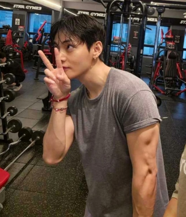 그룹 방탄소년단(BTS) 뷔 SNS