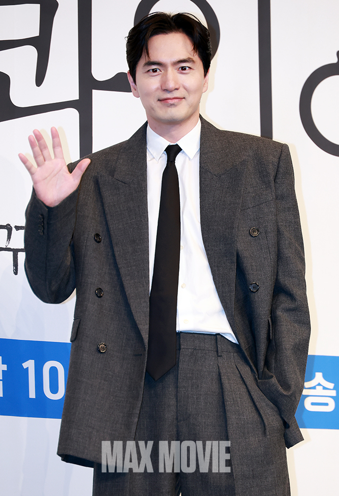 훈훈한 손인사. 정유진 기자