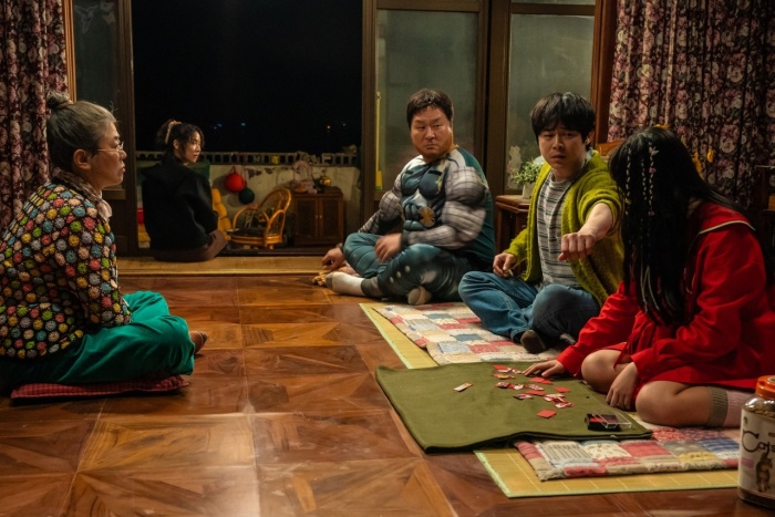 오는 30일 개봉하는 영화 '좀비딸'이 사전 예매량 20만장을 돌파하며 흥행에 청신호를 켰다. 사진제공=NEW