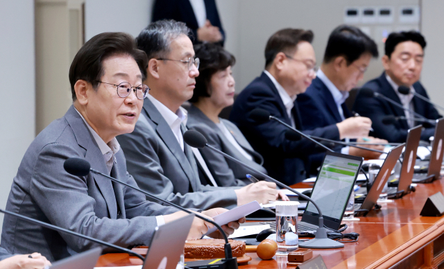 국산 전기차 직접 챙긴 이재명 '보조금 정책 살펴라'