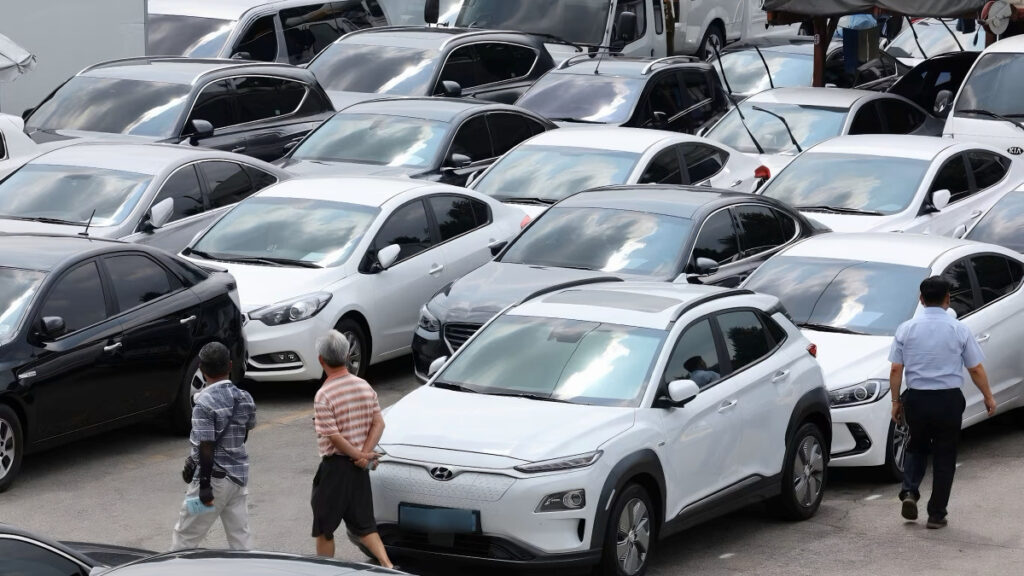 Booming used car exports (6)