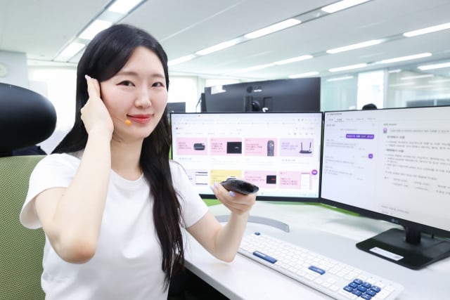 LG유플러스가 이달 31일 이동통신사 최초로 고객센터에서 인터넷(IP)TV 리모컨을 원격으로 진단할 수 있는 시스템을 구축한다고 24일 밝혔다./LG유플러스