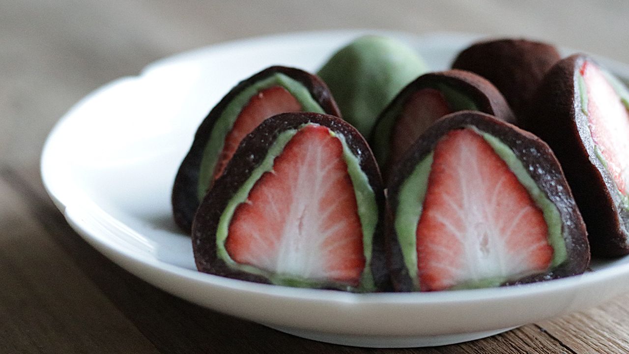 Strawberry rice cake