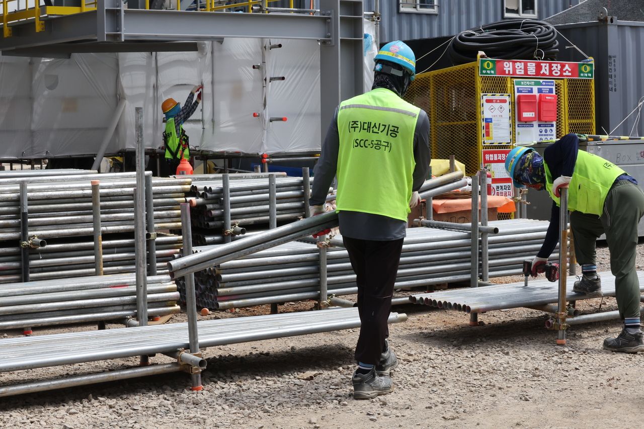 This photo of a construction site in Ulsan on July 3 is not directly related to this article. (Yonhap)]