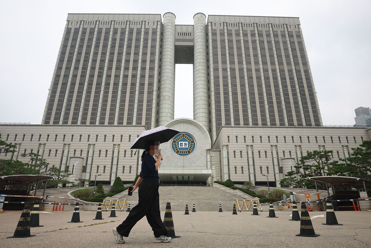 The Seoul Central District Court, where the hearing on the arrest warrant for former President Yoon Suk Yeol is scheduled to take place on Wednesday afternoon. (Yonhap)