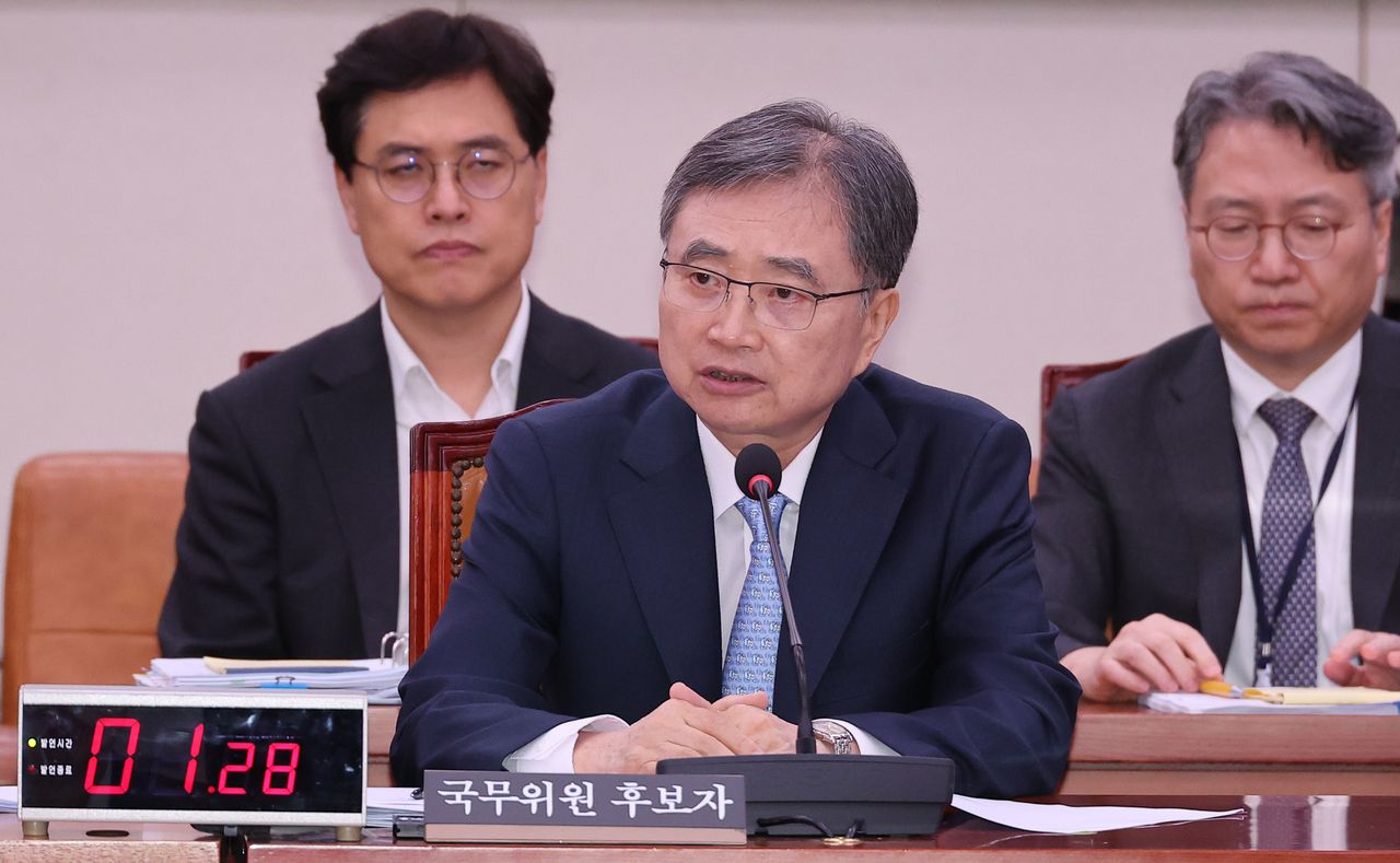 Foreign Minister nominee Cho Hyun answers lawmakers' questions]