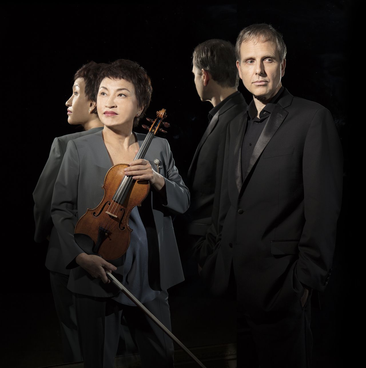 Violinist Chung Kyungwha (left) and Kevin Kenner (Credia)]