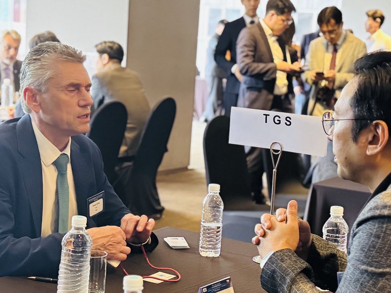 Czech and Korean company representatives interact at an event held on the sidelines of the ROK-Czech Joint Committee meeting at the Plaza Hotel in Seoul on July 9. (Sanjay Kumar/ The Korea Herald)]