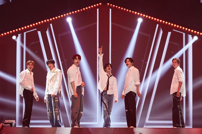 (Credit: SM Entertainment)]