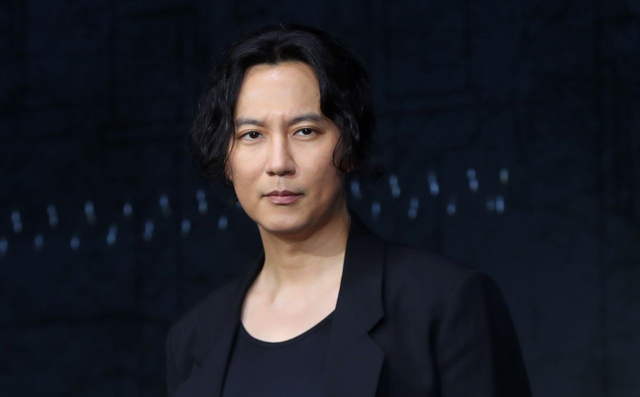 Kim Nam-gil poses for a photo during a press conference held in Mapo-gu, Seoul, Tuesday. (Newsis)]