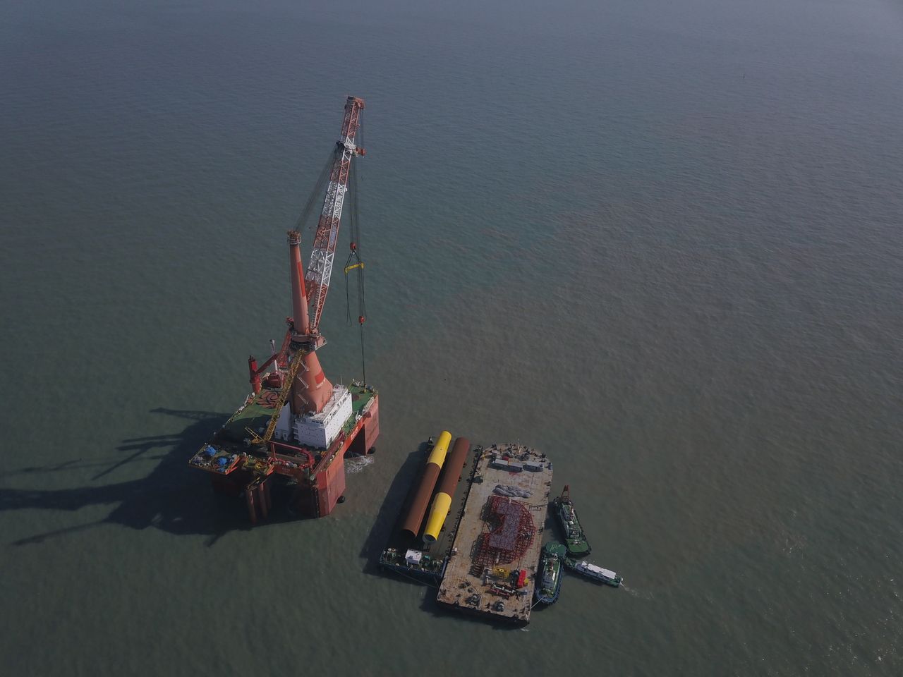 GS Entec monopiles are being installed at the Yeonggwang Nakwol Offshore Wind Farm in Yeonggwang, South Jeolla Province. (GS Entec)]