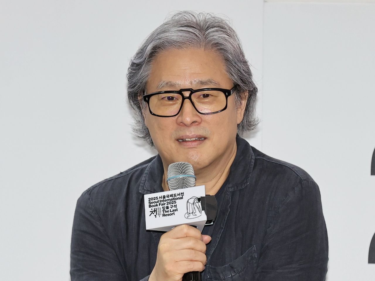 Park Chan-wook speaks during a session at the 2025 Seoul International Book Fair held at Coex, June 20. (Yonhap)