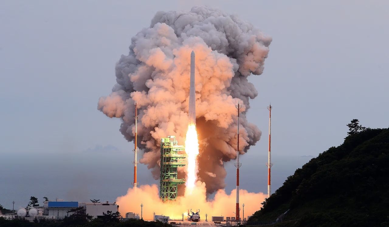 South Korea launches the Nuri rocket for the third time from the Naro Space Center in Goheung, South Jeolla Province, May 25, 2023. (Korea Aerospace Research Institute)]