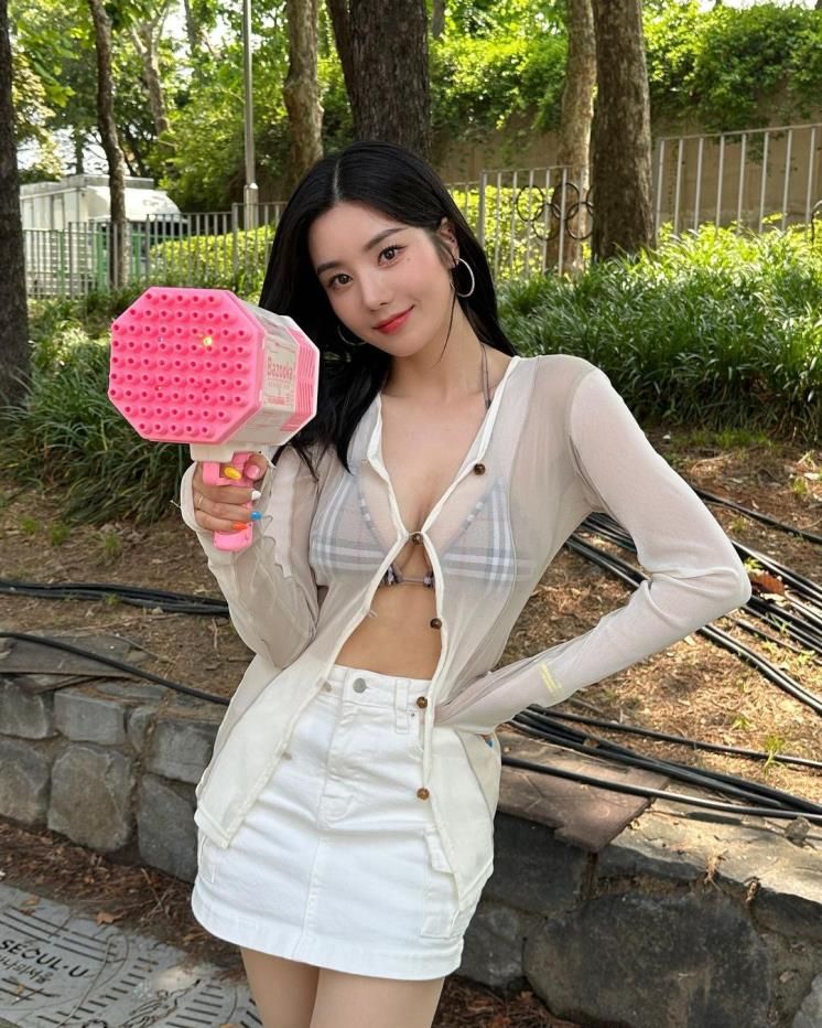권은비 
