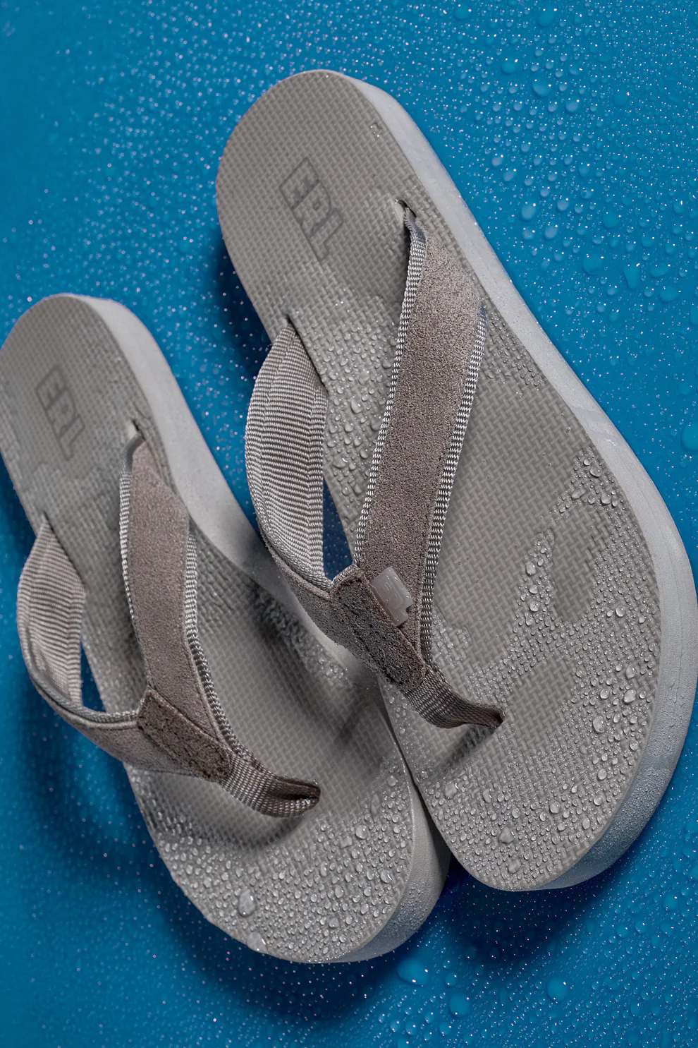 LOW FLIP FLOP